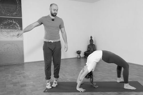 Videothek: Vertiefung (III) - Yoga Kurse für Entdecker*innen